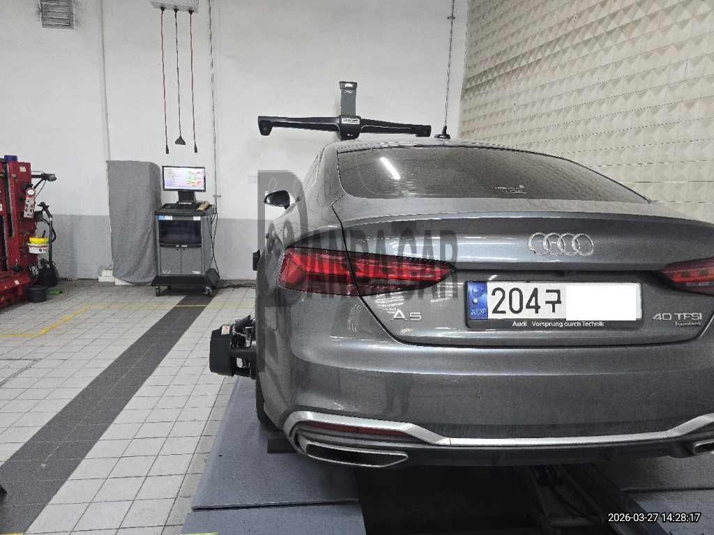 2023 Audi A5 Sportback 40 TFSI quattro, photograph 3