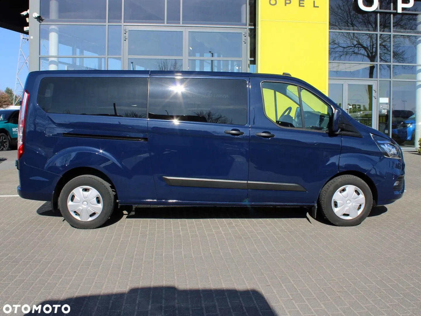 2023 Ford Transit Custom Kombi 320 L2H1 Trend, photograph 5