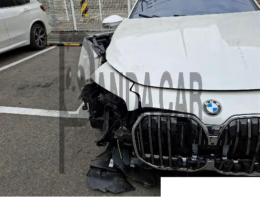 2026 BMW 740i xDrive, photograph 4