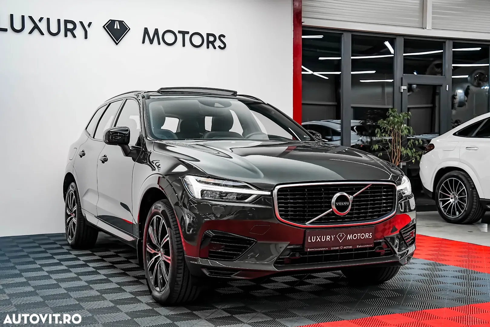 2020 Volvo XC 60 T8 Twin Engine AWD Geartronic RDesign, photograph 5