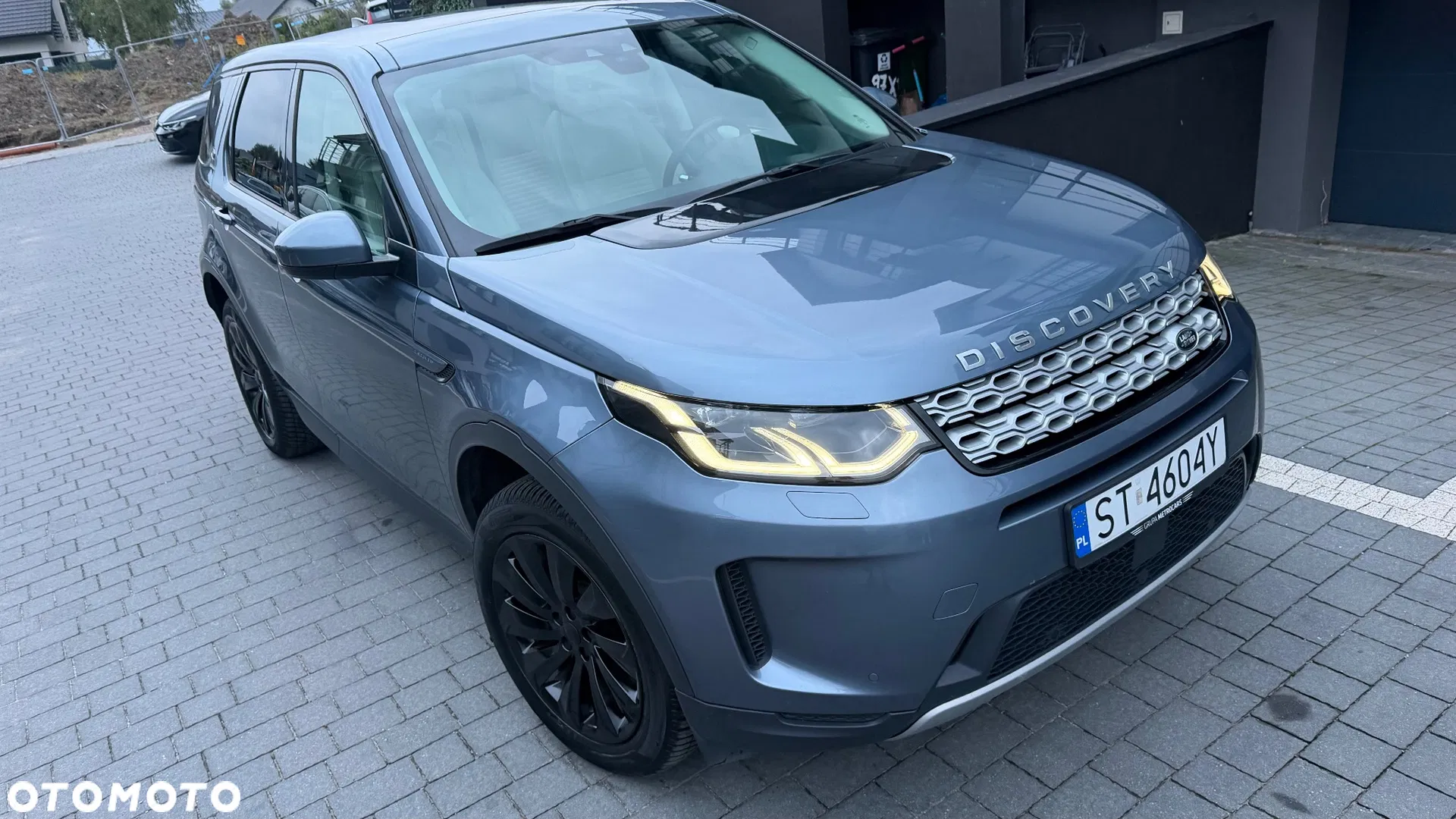 Land Rover Discovery Sport 2.0 P200 mHEV S — photo 1 of 22