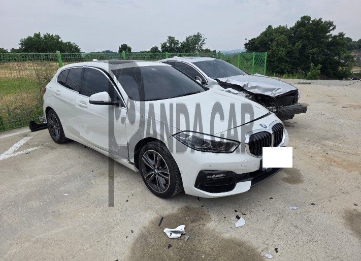 2021 BMW 120i, photograph 4