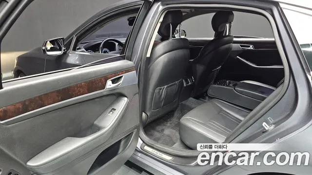 2014 Hyundai Genesis G330 Modern, photograph 7