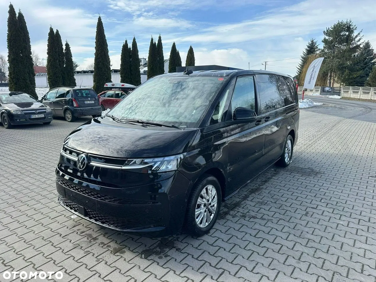 2025 Volkswagen Multivan, photograph 2