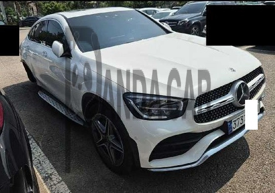 2023 Mercedes-Benz GLC300 e 4MATIC Coupe, photograph 2