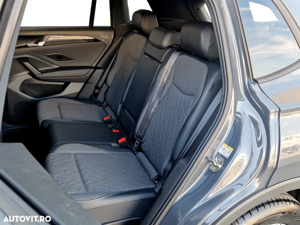 2025 Volkswagen Tiguan 1.5 TSI eHybrid DSG PHEV Life, photograph 12