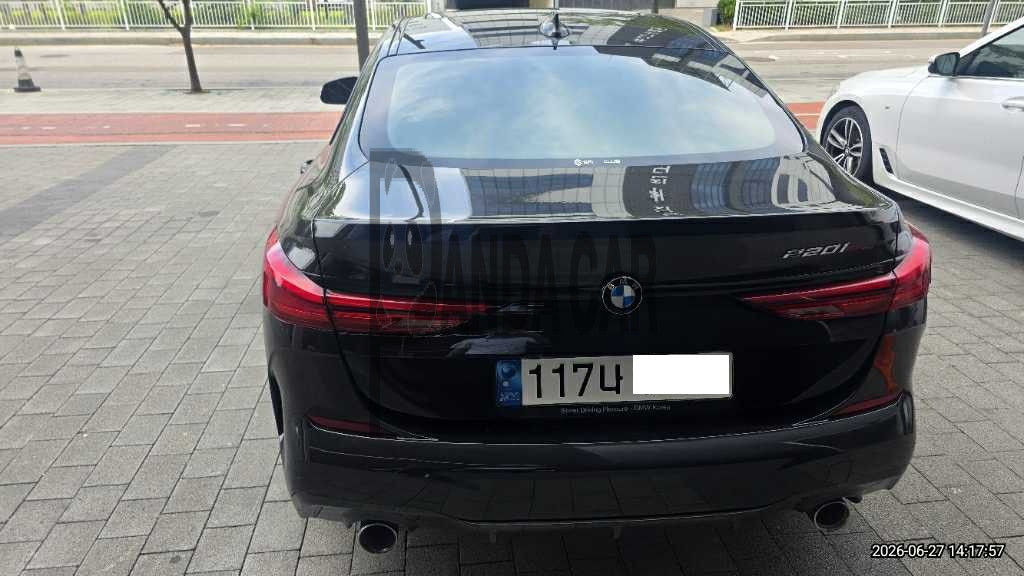 2023 BMW 220i Gran Coupe, photograph 2
