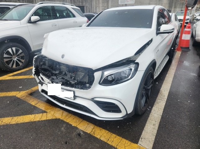 2019 Mercedes-AMG GLC 63 S 4MATIC Coupe, photograph 2