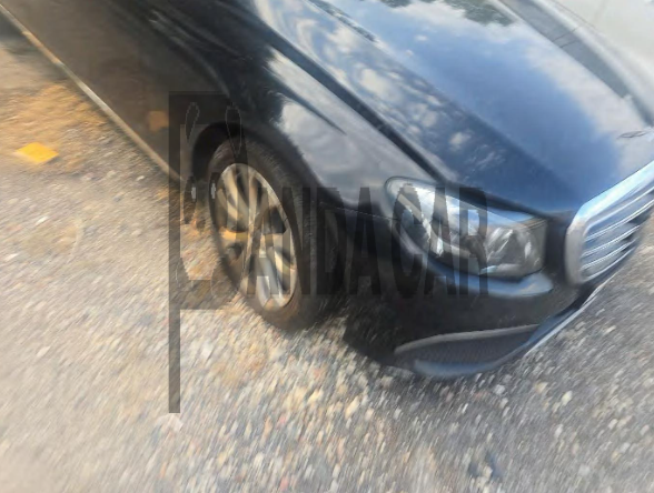 2020 Mercedes-Benz E 300 4MATIC, photograph 4