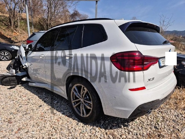 2021 BMW X3 xDrive30e, photograph 3