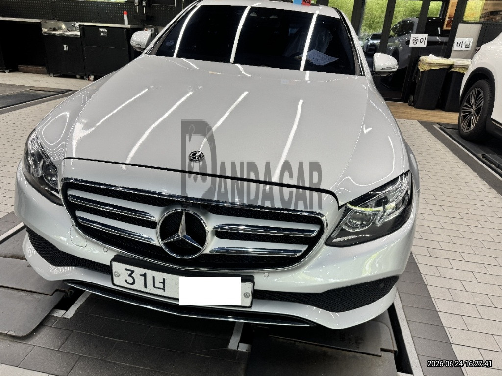 2019 Mercedes-Benz E300 4Matic, photograph 1