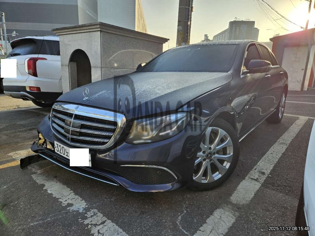2020 Mercedes-Benz E 300 4MATIC, photograph 4