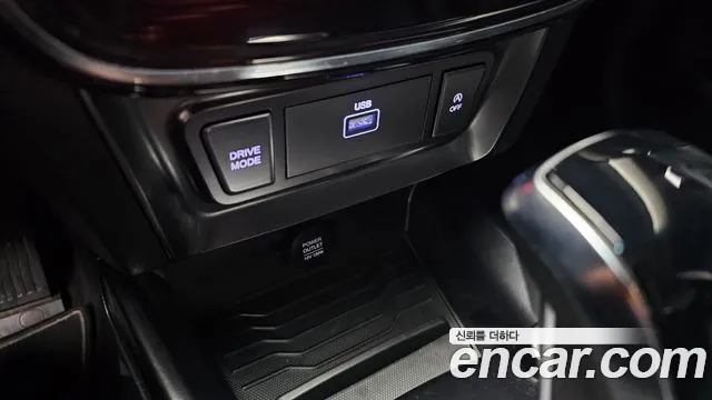 2020 KG_Mobility_Ssangyong TIBOLI Gasoline 1.5 2WD, photograph 2