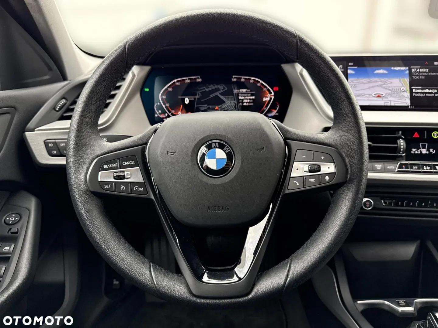 2024 BMW Seria 1, photograph 12