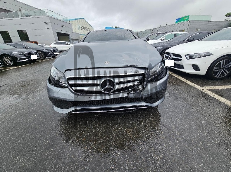 2018 Mercedes-Benz E300 4Matic, photograph 1
