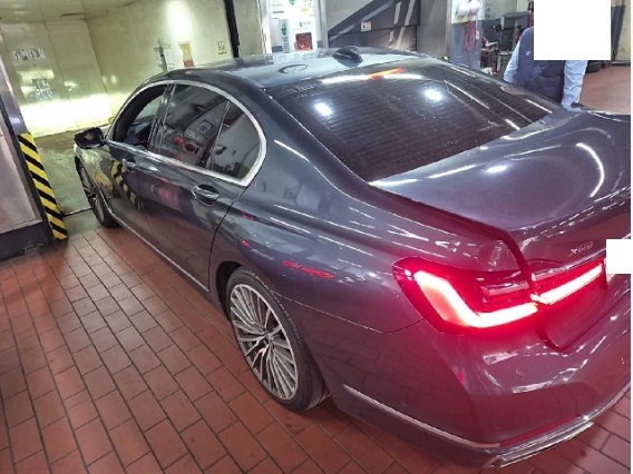 2020 BMW 730d xDrive Design Pure Excellence(20), photograph 4