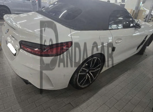 2025 BMW Z4 sDrive20i, photograph 2