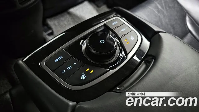 2013 Hyundai Grandeur HG300 Exclusive, photograph 2