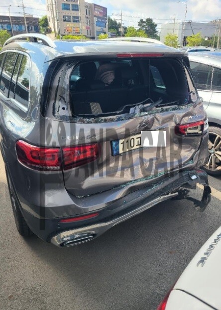 2022 Mercedes-Benz GLB250 4MATIC, photograph 4