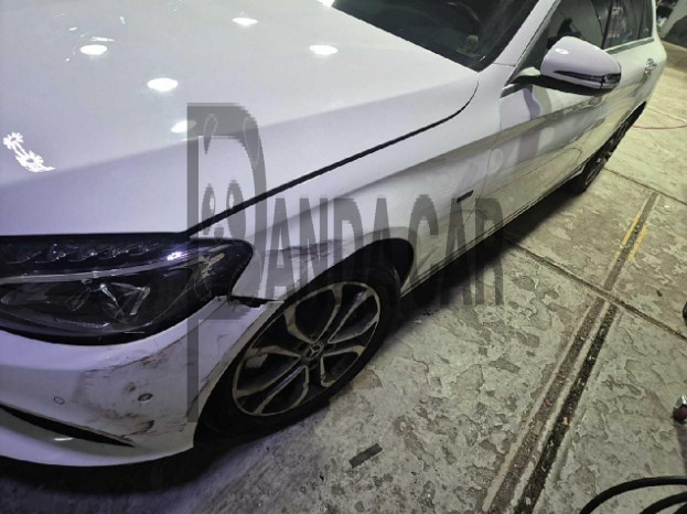 2018 Mercedes-Benz C350 e, photograph 4