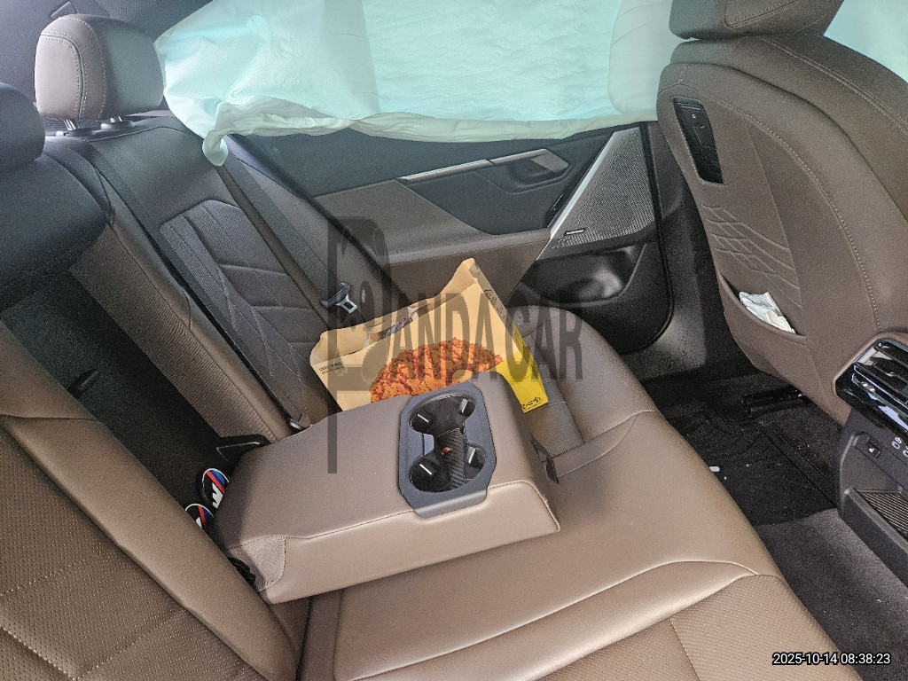 2025 BMW 520i, photograph 3