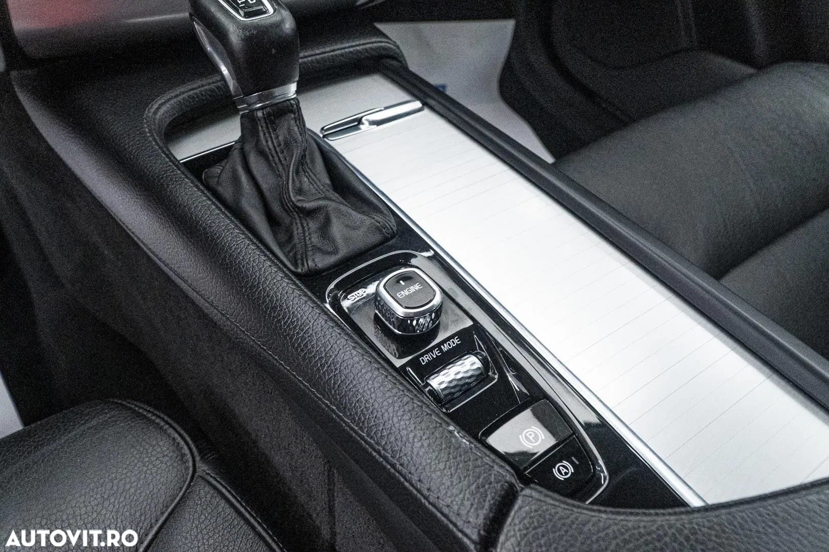 2016 Volvo XC 90 D5 AWD Momentum, photograph 12
