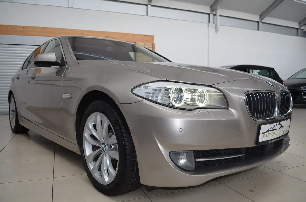 2011 BMW 550 i xDrive ~Navi~Leder~GSD~Keyles~HuD~Soft~Nigh, photograph 4
