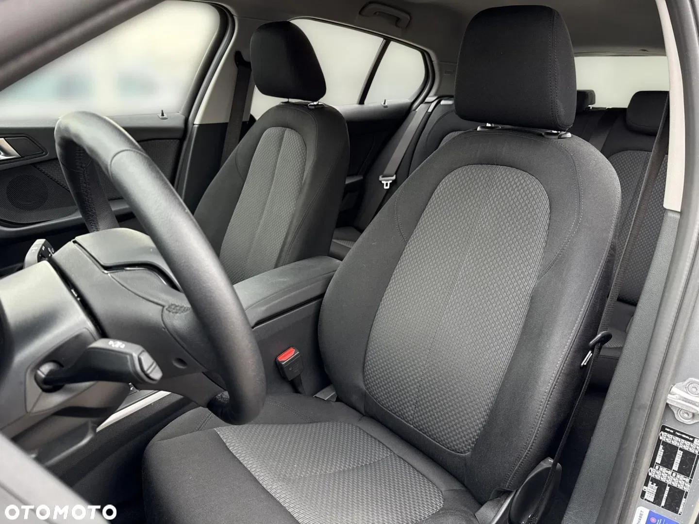 2024 BMW Seria 1, photograph 8