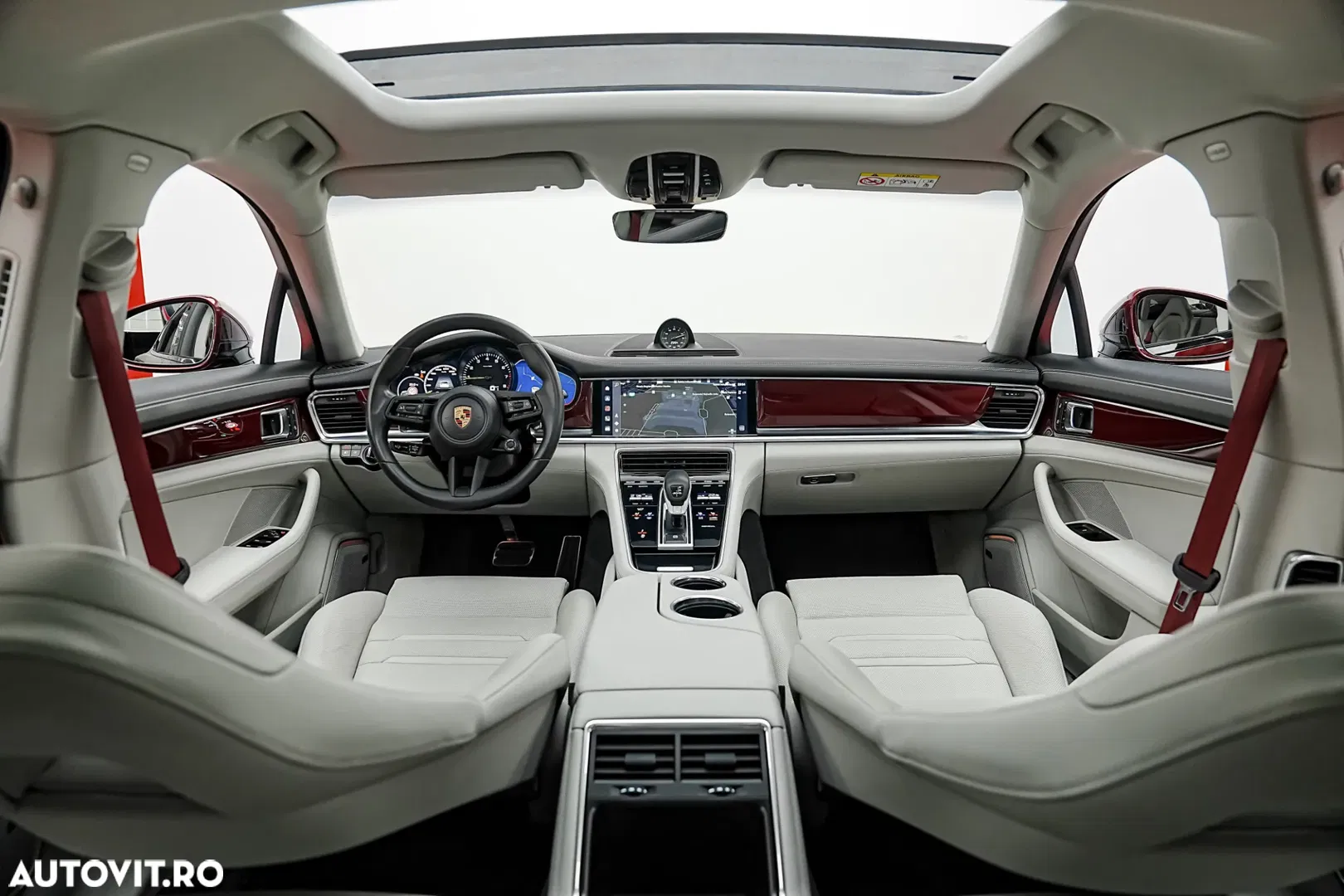 2022 Porsche Panamera 4S E-Hybrid, photograph 2