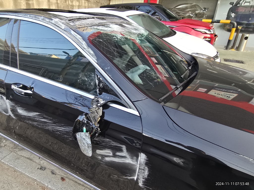 2019 Mercedes-Benz E300, photograph 5