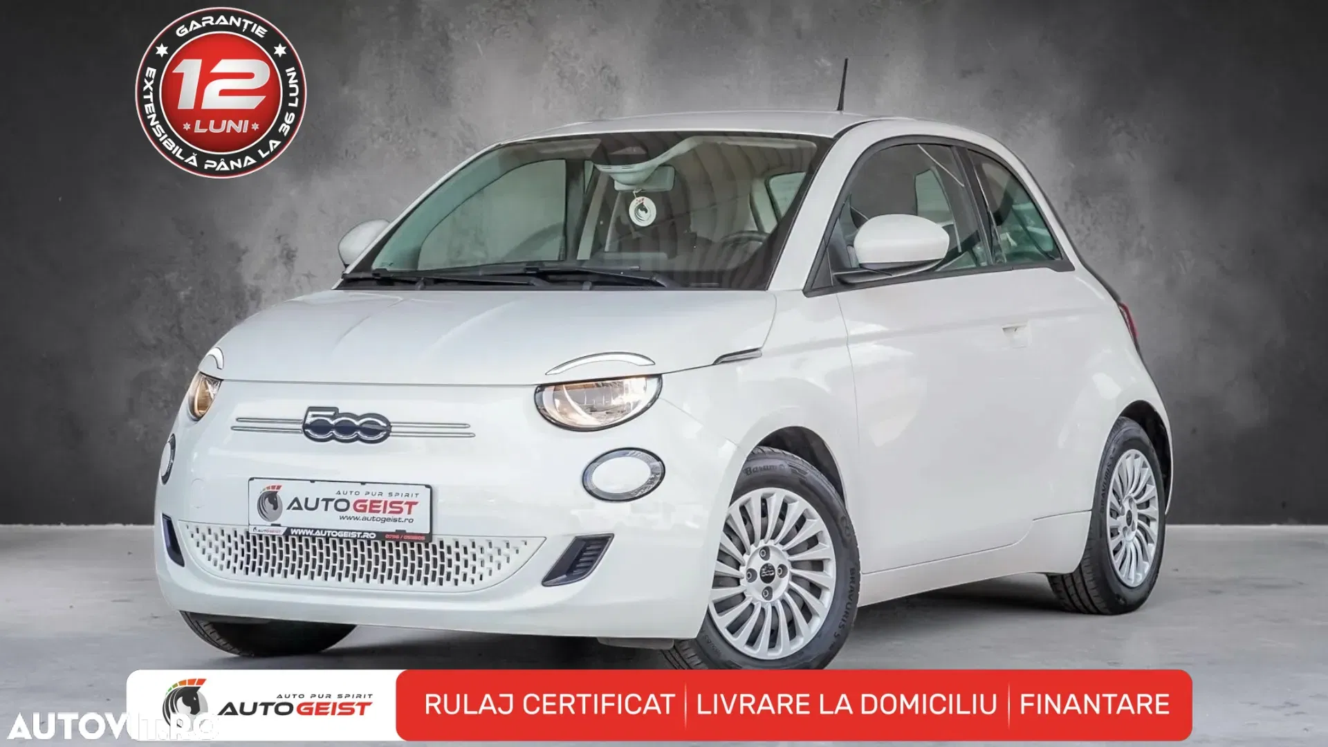 2021 Fiat 500E Action, photograph 1