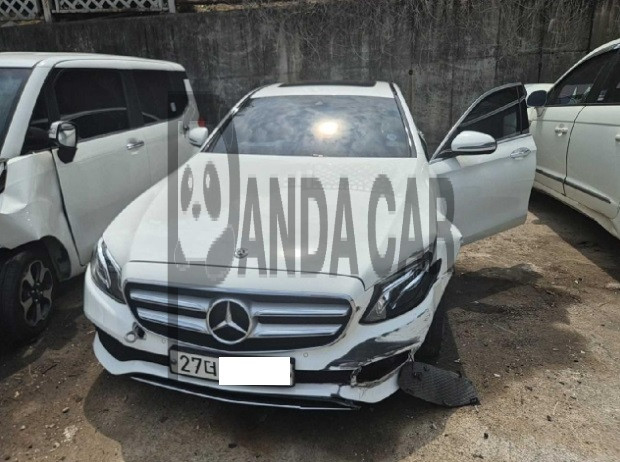 2018 Mercedes-Benz E200, photograph 1