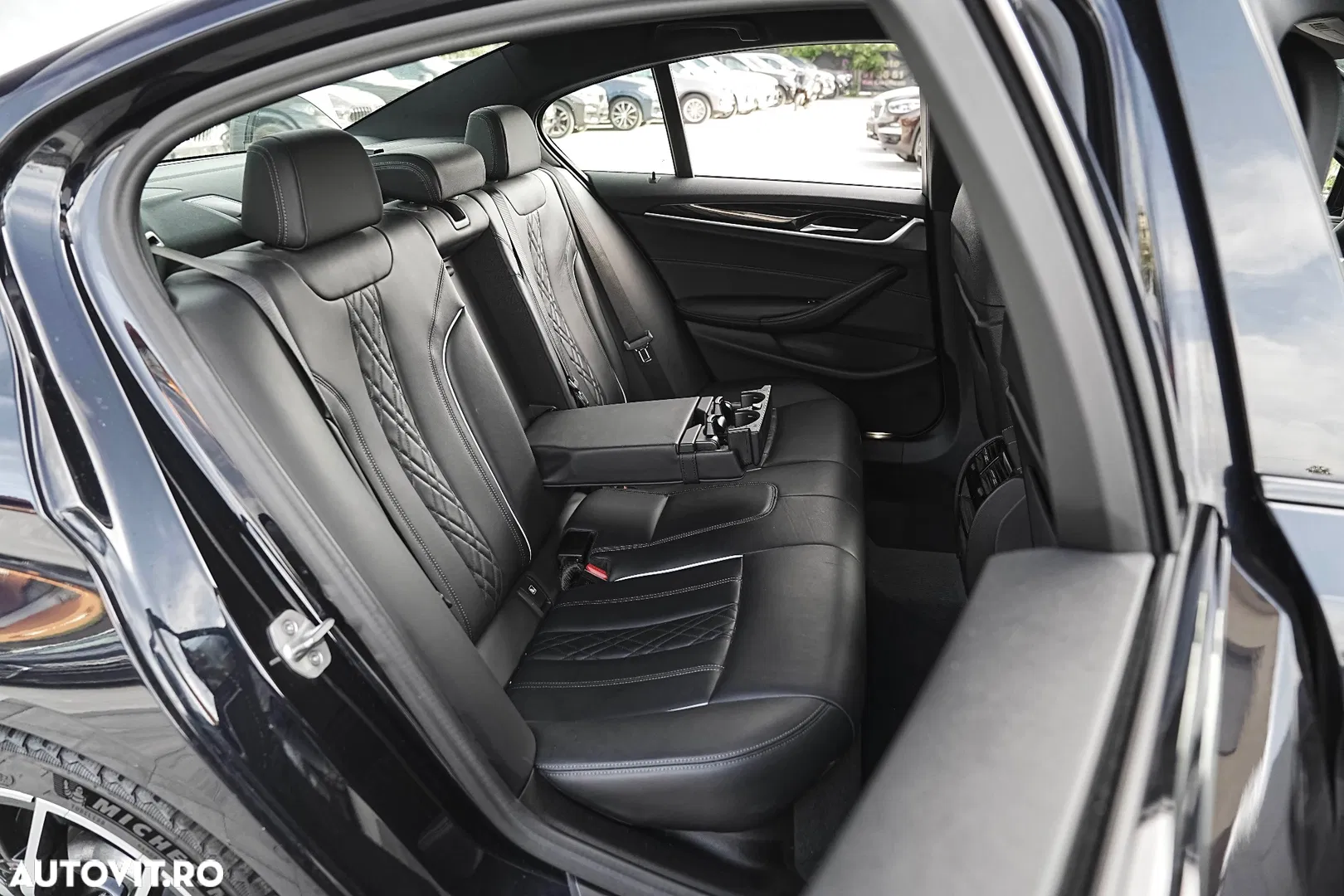 2022 BMW Seria 5 545e xDrive Aut. M Sport Edition, photograph 12