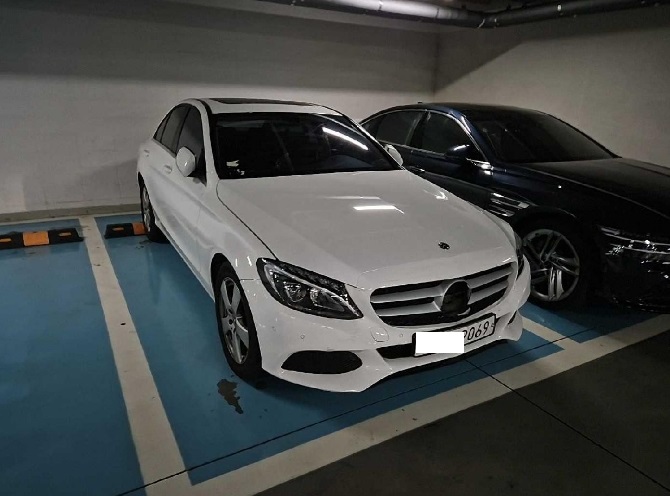 2018 Mercedes-Benz C200 d 05bo9069, photograph 4