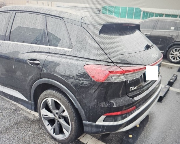 2023 Audi Q4 40 e-tron, photograph 2