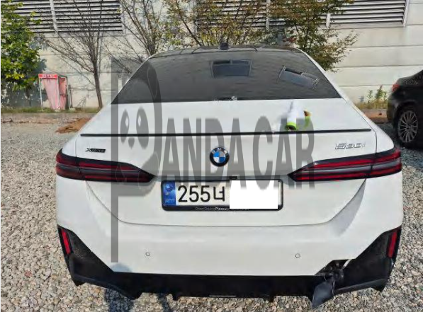 2025 BMW 530i xDrive, photograph 5
