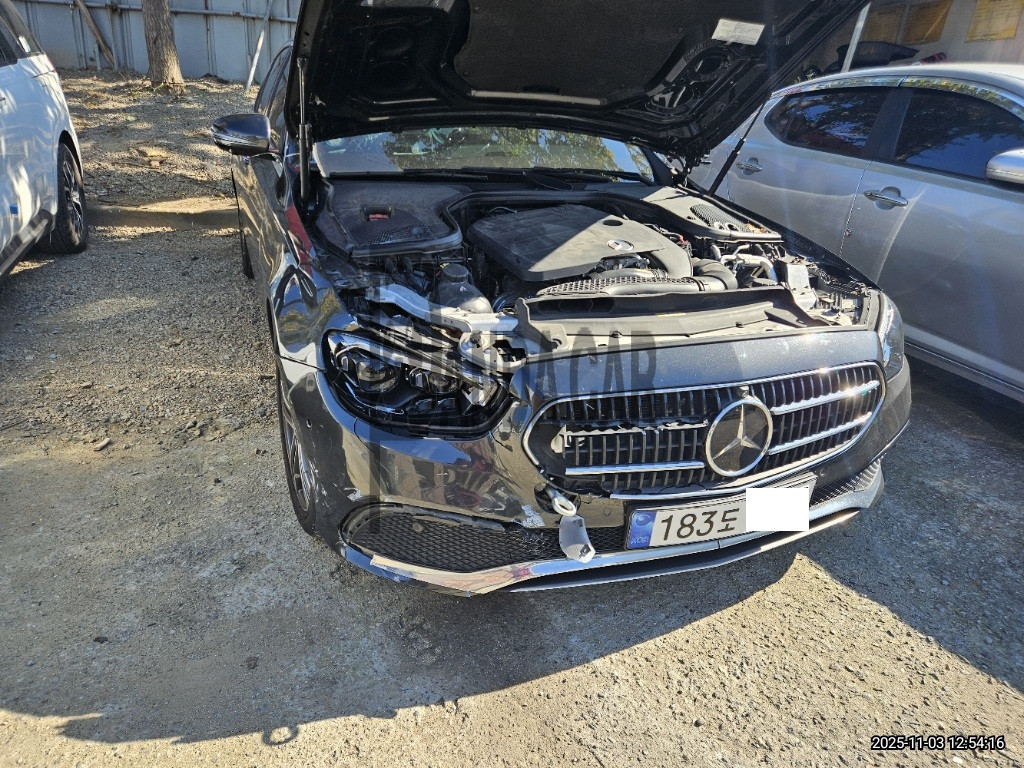 2021 Mercedes-Benz E350 4MATIC, photograph 5