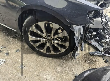 2019 Mercedes-Benz E300, photograph 5