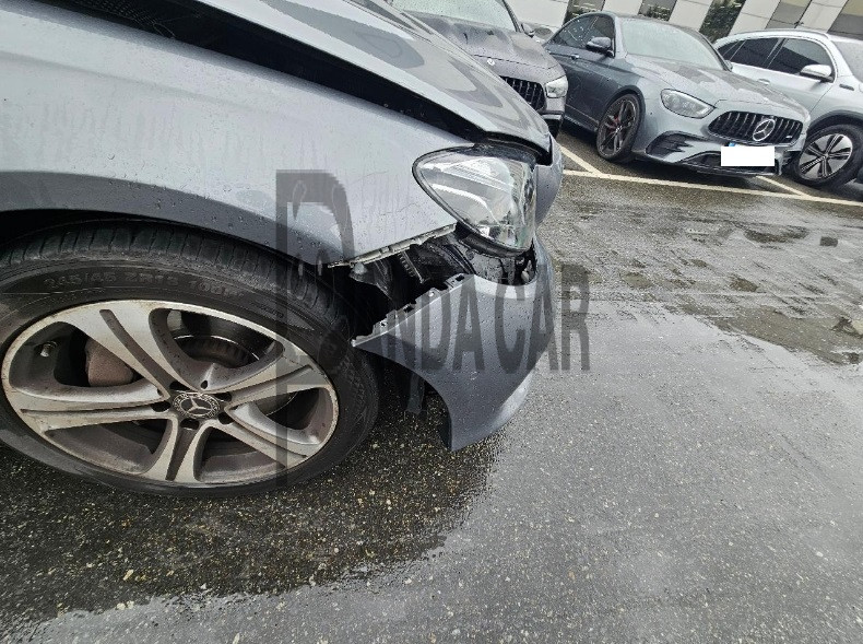 2018 Mercedes-Benz E300 4Matic, photograph 5