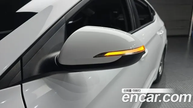 2017 Hyundai AVANTE 1.6 GDI Smart, photograph 10