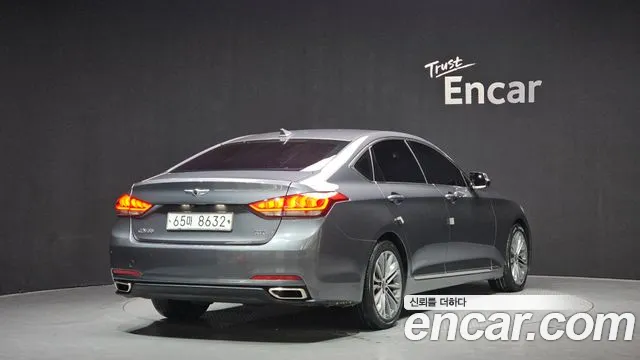 2014 Hyundai Genesis G330 Modern, photograph 4
