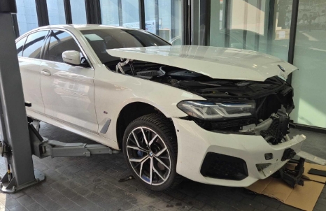 2021 BMW 530e, photograph 3