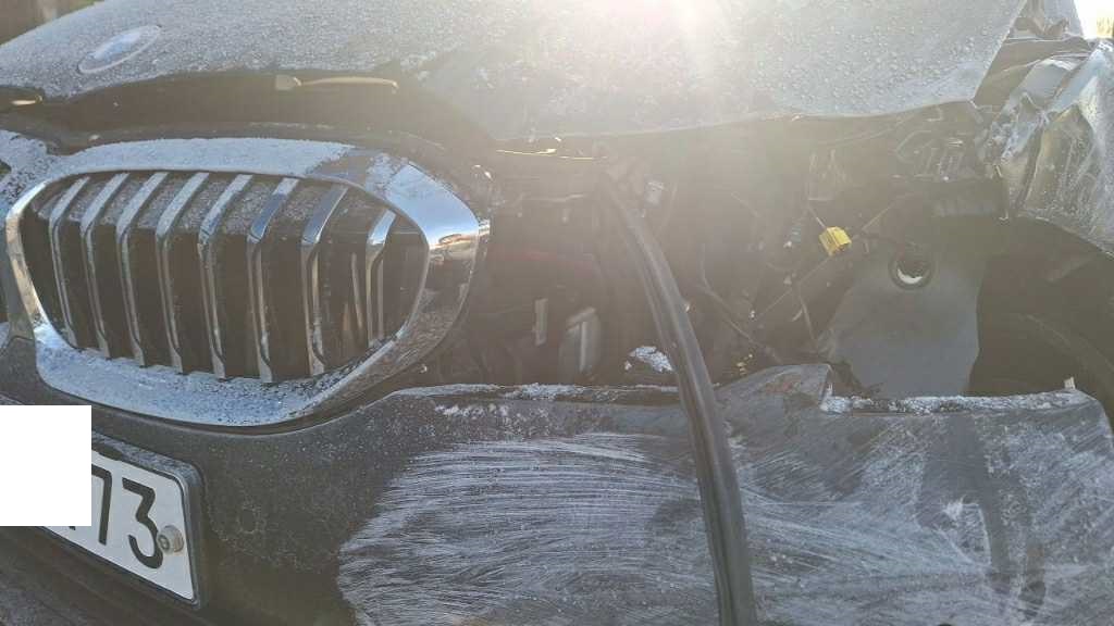 2021 BMW 320i, photograph 2