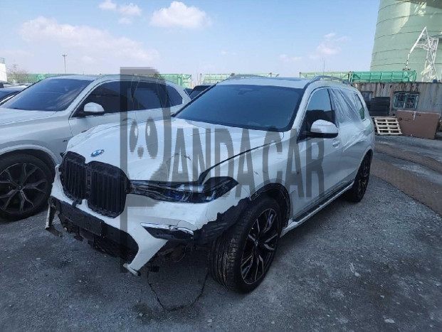 2021 BMW X7 xDrive40d, photograph 2