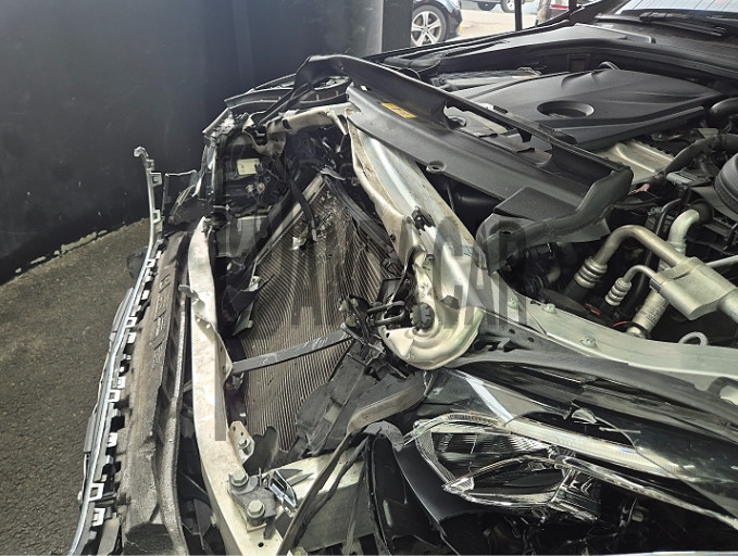2019 Mercedes-Benz E300, photograph 5
