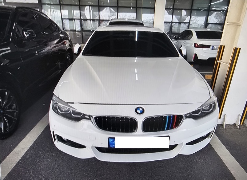 2018 BMW 420i Coupe, photograph 2