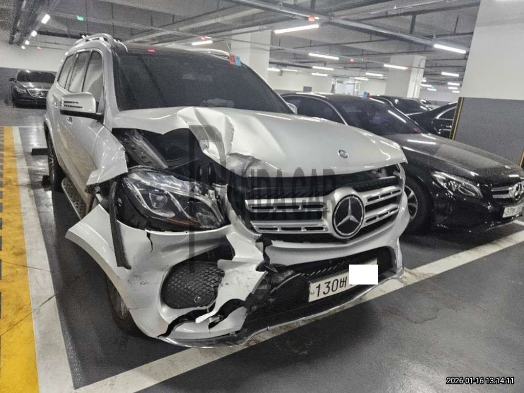 2017 Mercedes-Benz GLS500 4Matic, photograph 4