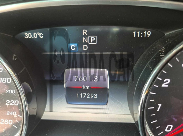 2018 Mercedes-Benz E200, photograph 3