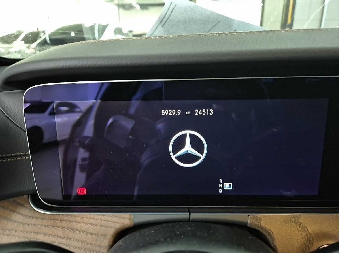 2022 Mercedes-Benz E250, photograph 5