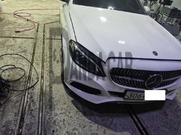 2018 Mercedes-Benz C350 e, photograph 1